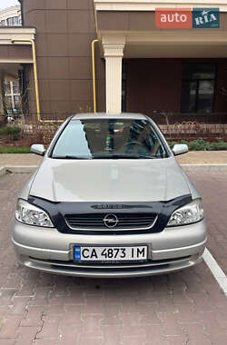 Седан Opel Astra 2006 в Києві