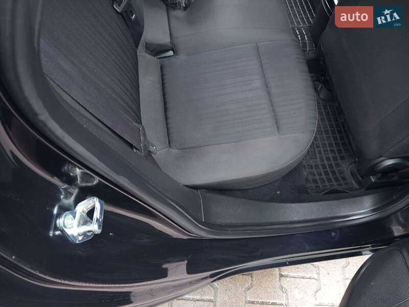 Седан Opel Astra 2015 в Житомире