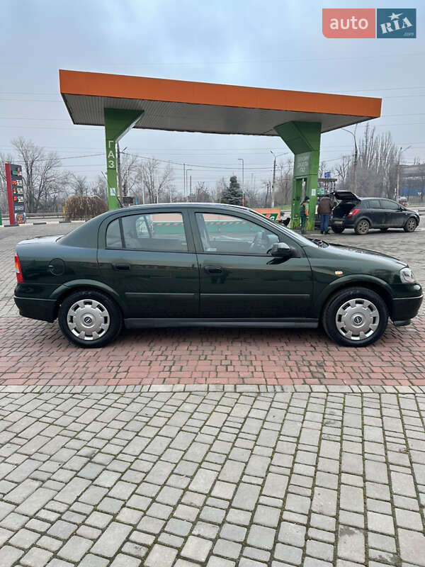 Седан Opel Astra 2003 в Кривом Роге