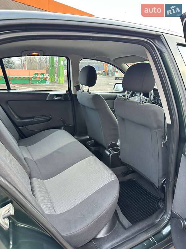 Седан Opel Astra 2003 в Кривом Роге