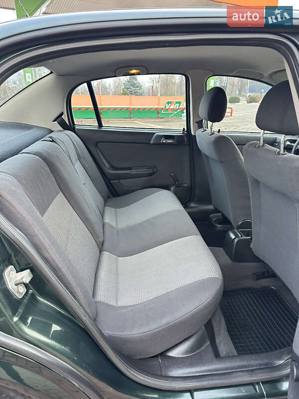 Седан Opel Astra 2003 в Кривом Роге