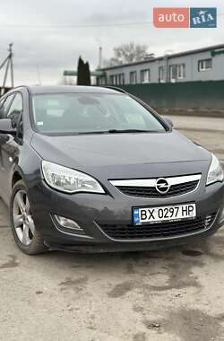 Универсал Opel Astra 2011 в Хмельницком
