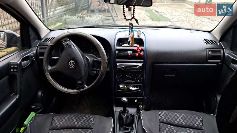 Универсал Opel Astra 1998 в Жвирке