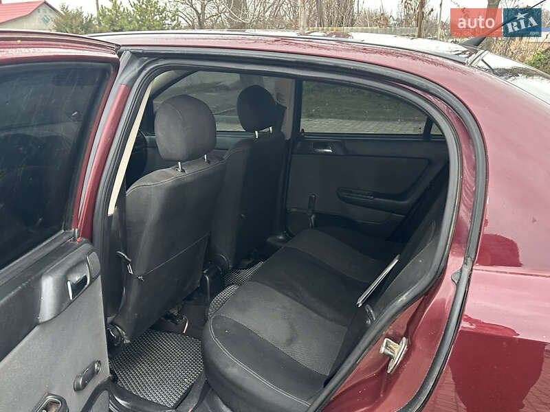 Седан Opel Astra 2006 в Новом Буге