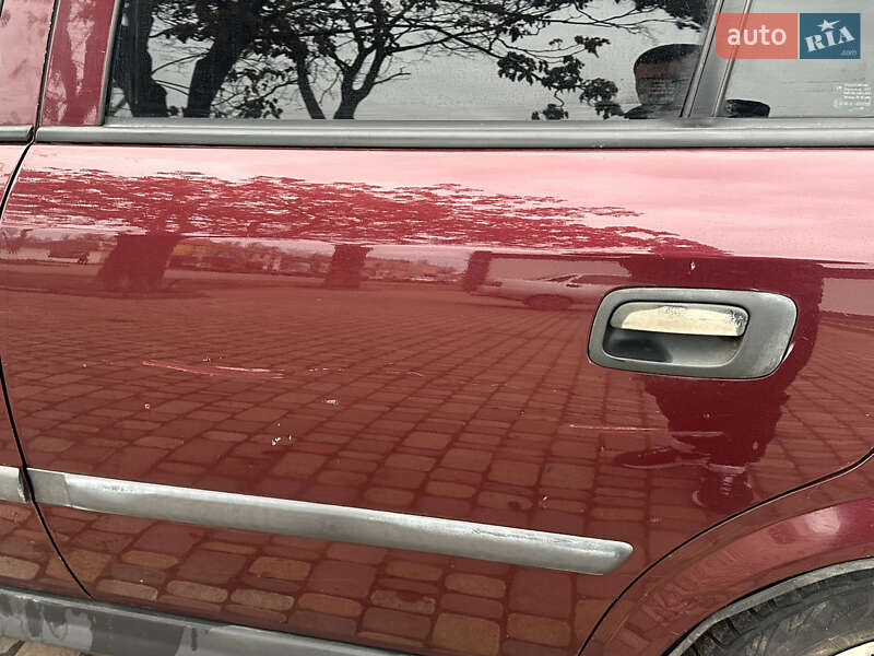 Седан Opel Astra 2006 в Новом Буге