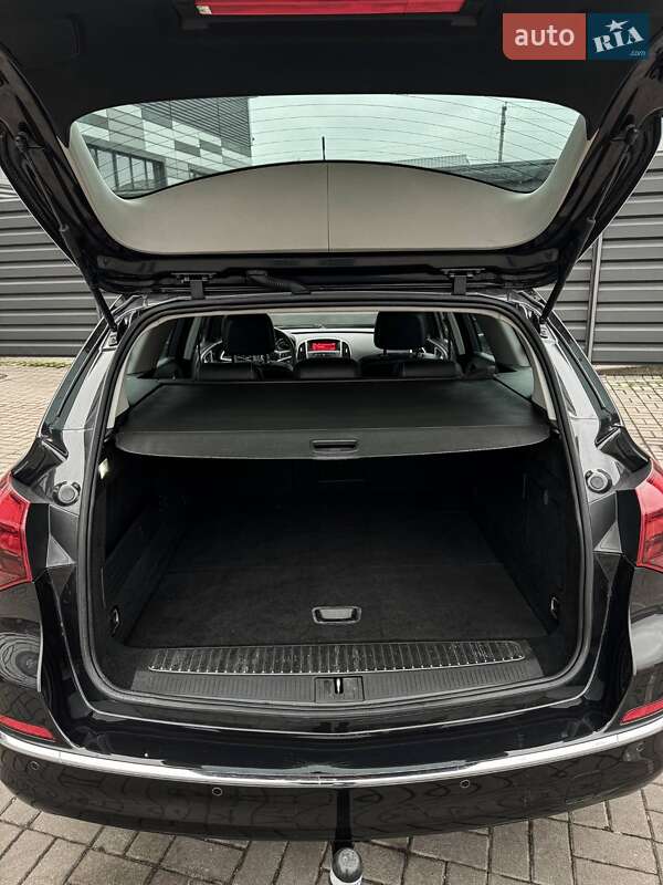 Универсал Opel Astra 2013 в Черкассах