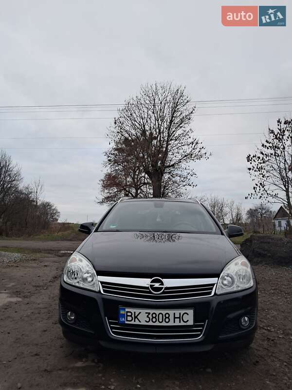 Opel Astra 2010