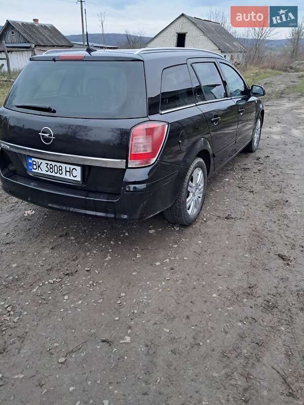 Універсал Opel Astra 2010 в Рівному фото 3 Універсал Opel Astra 2010 в Рівному