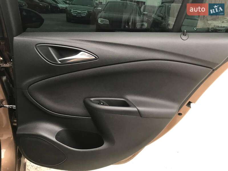 Універсал Opel Astra 2016 в Львові