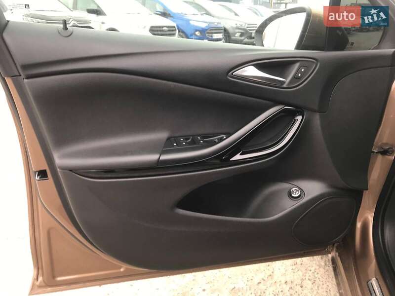 Універсал Opel Astra 2016 в Львові