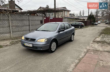 Седан Opel Astra 2008 в Киеве