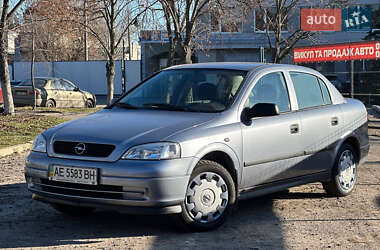 Седан Opel Astra 2006 в Дніпрі