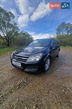 Универсал Opel Astra 2005 в Красном