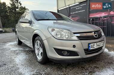 Хэтчбек Opel Astra 2007 в Павлограде