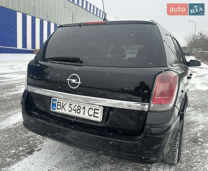 Універсал Opel Astra 2007 в Рівному