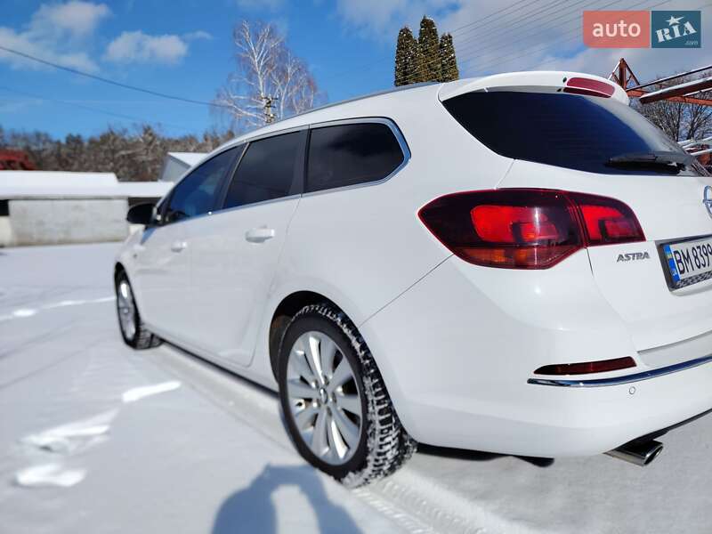 Универсал Opel Astra 2014 в Сумах