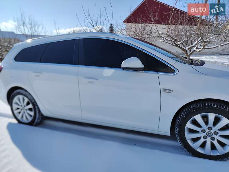 Универсал Opel Astra 2014 в Сумах