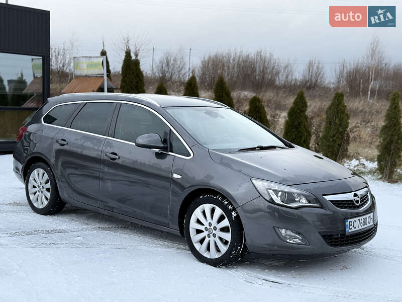 Универсал Opel Astra 2011 в Яворове