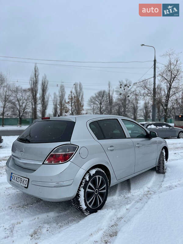Хетчбек Opel Astra 2012 в Харкові