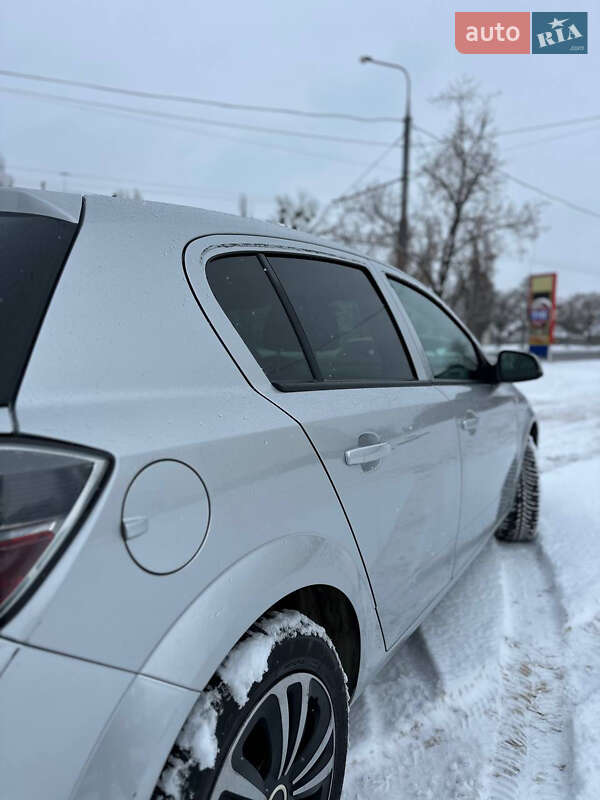 Хетчбек Opel Astra 2012 в Харкові