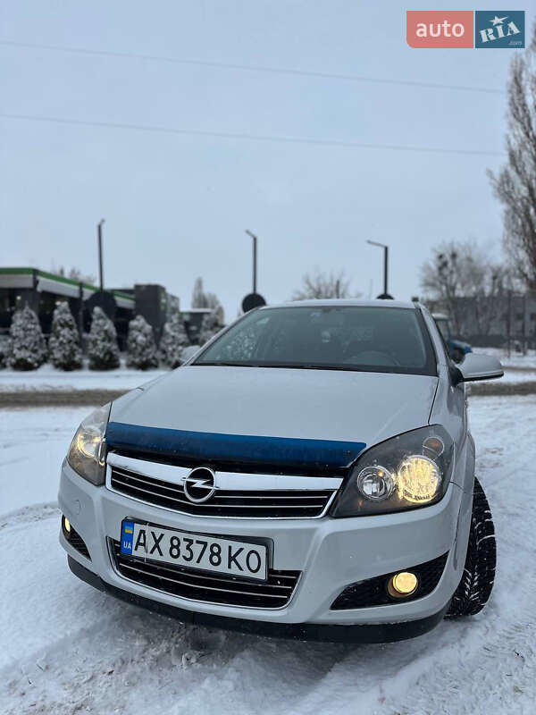 Хетчбек Opel Astra 2012 в Харкові