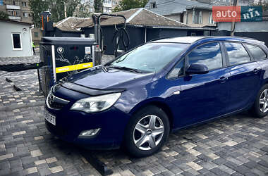 Універсал Opel Astra 2012 в Києві