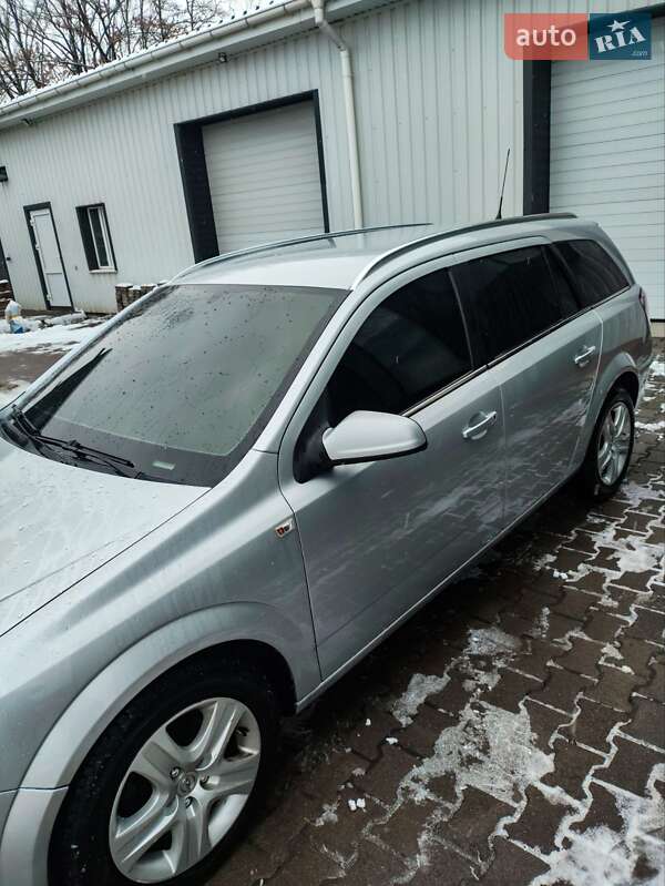 Універсал Opel Astra 2009 в Сумах