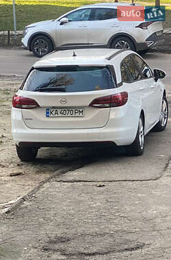 Универсал Opel Astra 2018 в Киеве