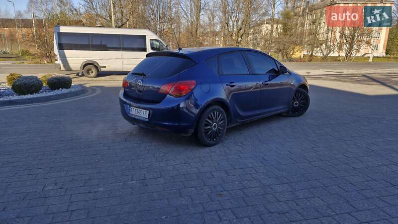 Хетчбек Opel Astra 2010 в Надвірній фото 4 Хетчбек Opel Astra 2010 в Надвірній