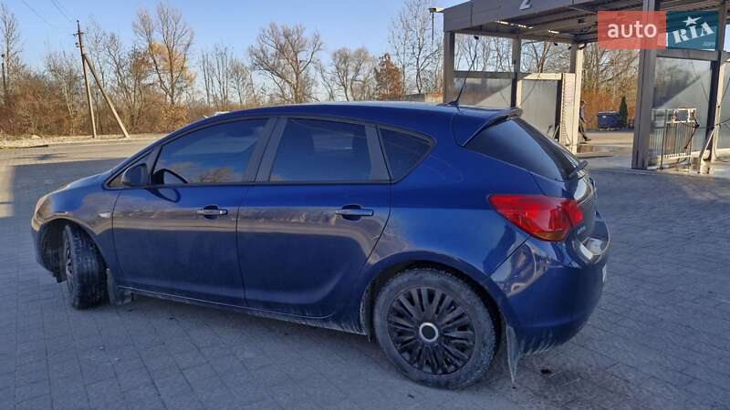 Хетчбек Opel Astra 2010 в Надвірній фото 9 Хетчбек Opel Astra 2010 в Надвірній