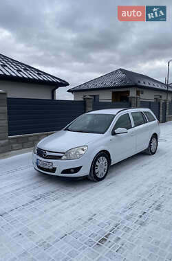 Седан Opel Astra 2008 в Вараше