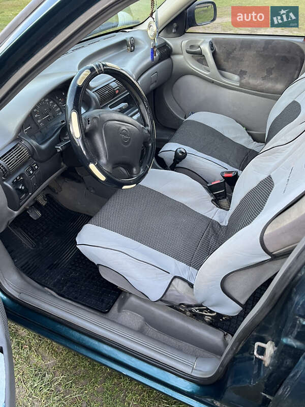 Хэтчбек Opel Astra 1997 в Яворове