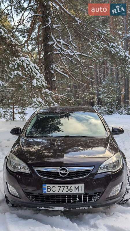 Opel Astra 2011