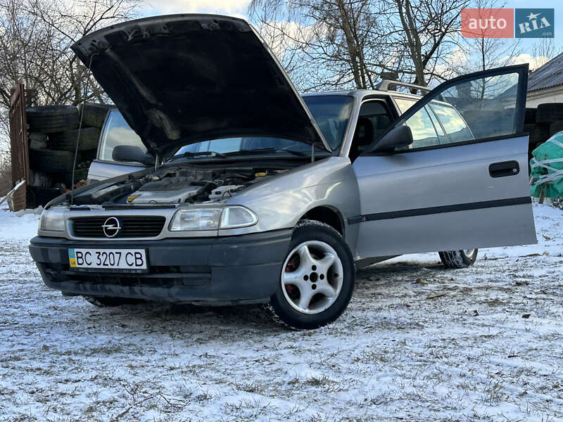 Универсал Opel Astra 1995 в Дрогобыче