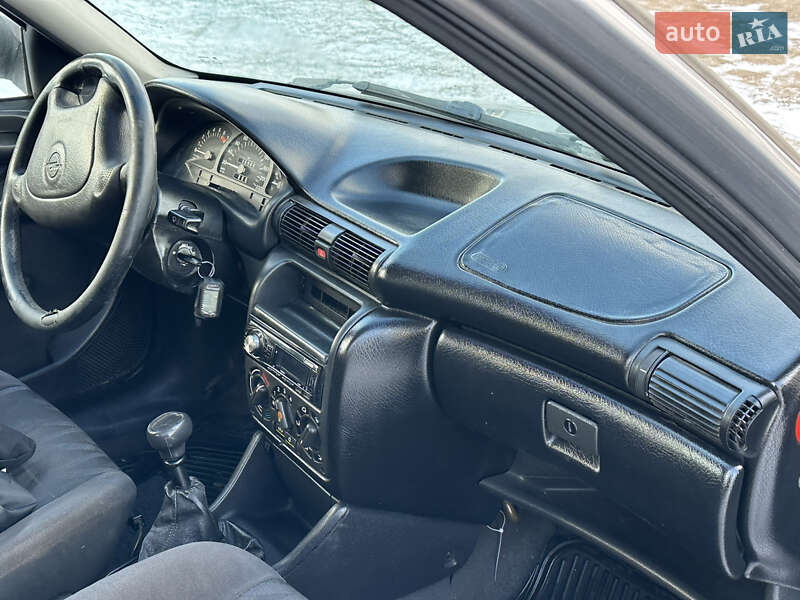 Универсал Opel Astra 1995 в Дрогобыче