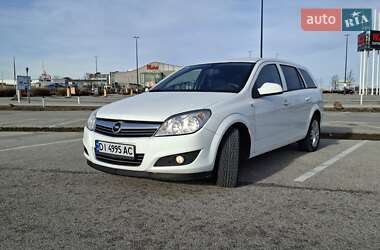 Универсал Opel Astra 2010 в Тячеве
