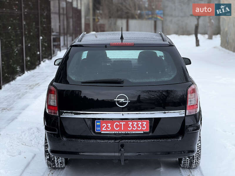 Универсал Opel Astra 2008 в Староконстантинове