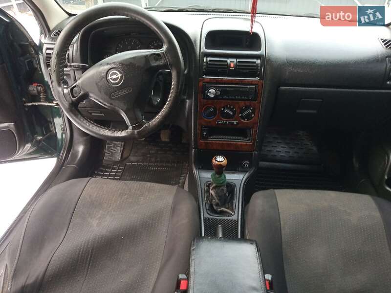 Хэтчбек Opel Astra 1998 в Мостиске