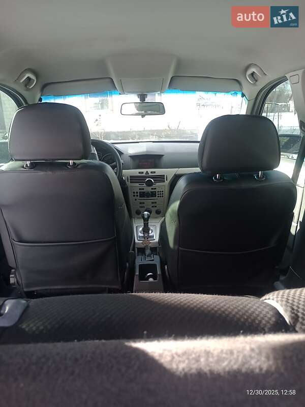 Хэтчбек Opel Astra 2007 в Смеле