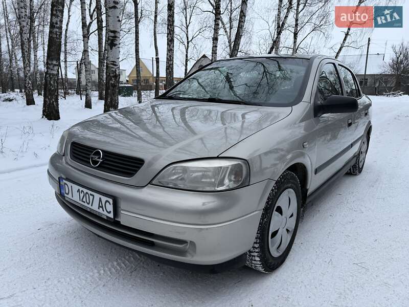 Седан Opel Astra 2007 в Ахтырке