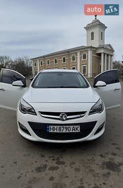 Универсал Opel Astra 2012 в Арцизе