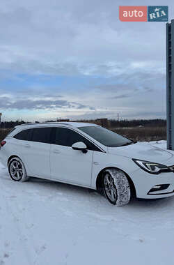 Універсал Opel Astra 2016 в Новояворівську
