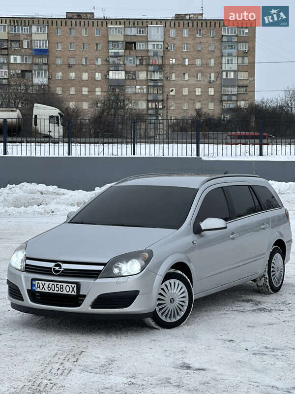 Универсал Opel Astra 2006 в Полтаве