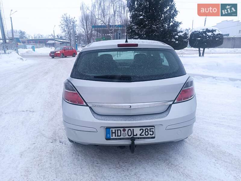 Хэтчбек Opel Astra 2010 в Лубнах