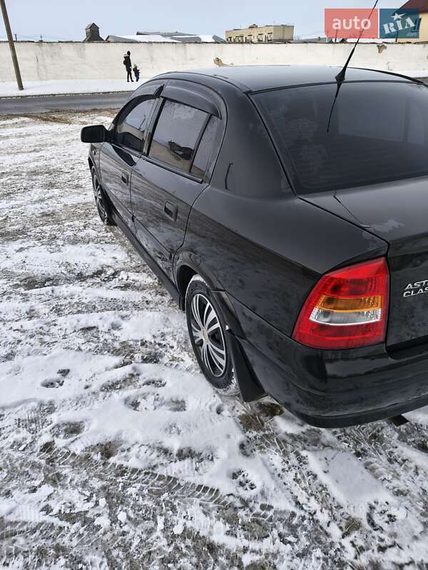 Седан Opel Astra 2007 в Хоросткові