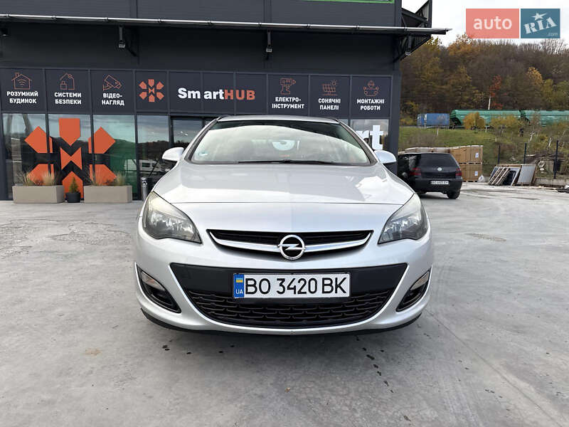 Универсал Opel Astra 2013 в Тернополе