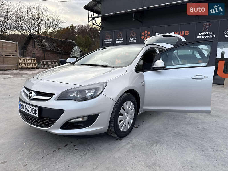 Универсал Opel Astra 2013 в Тернополе