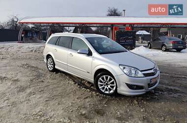 Универсал Opel Astra 2010 в Полтаве