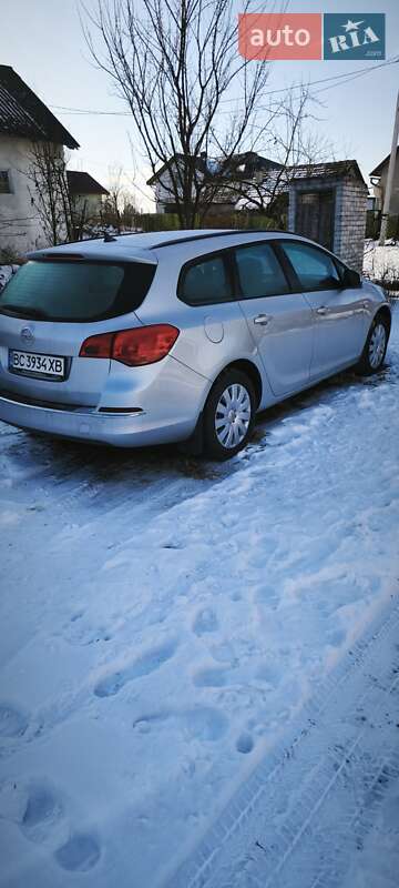 Універсал Opel Astra 2014 в Миколаєві