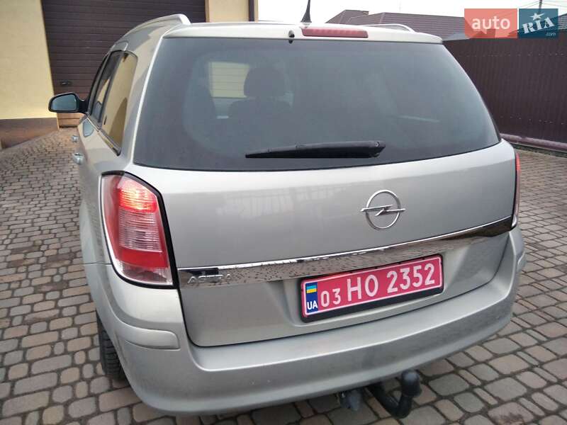 Універсал Opel Astra 2010 в Ковелі